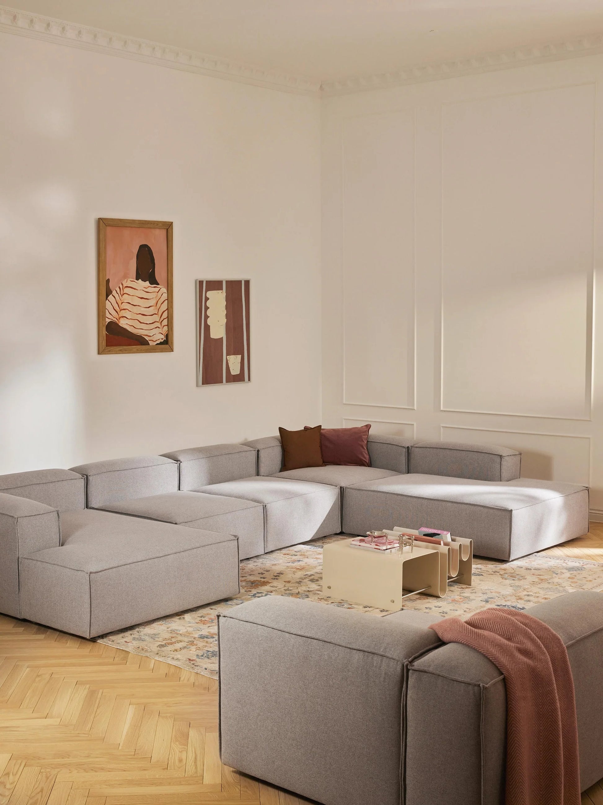 Kingston Contemporary 8-Seater U-Shaped Modular Sectional Couch