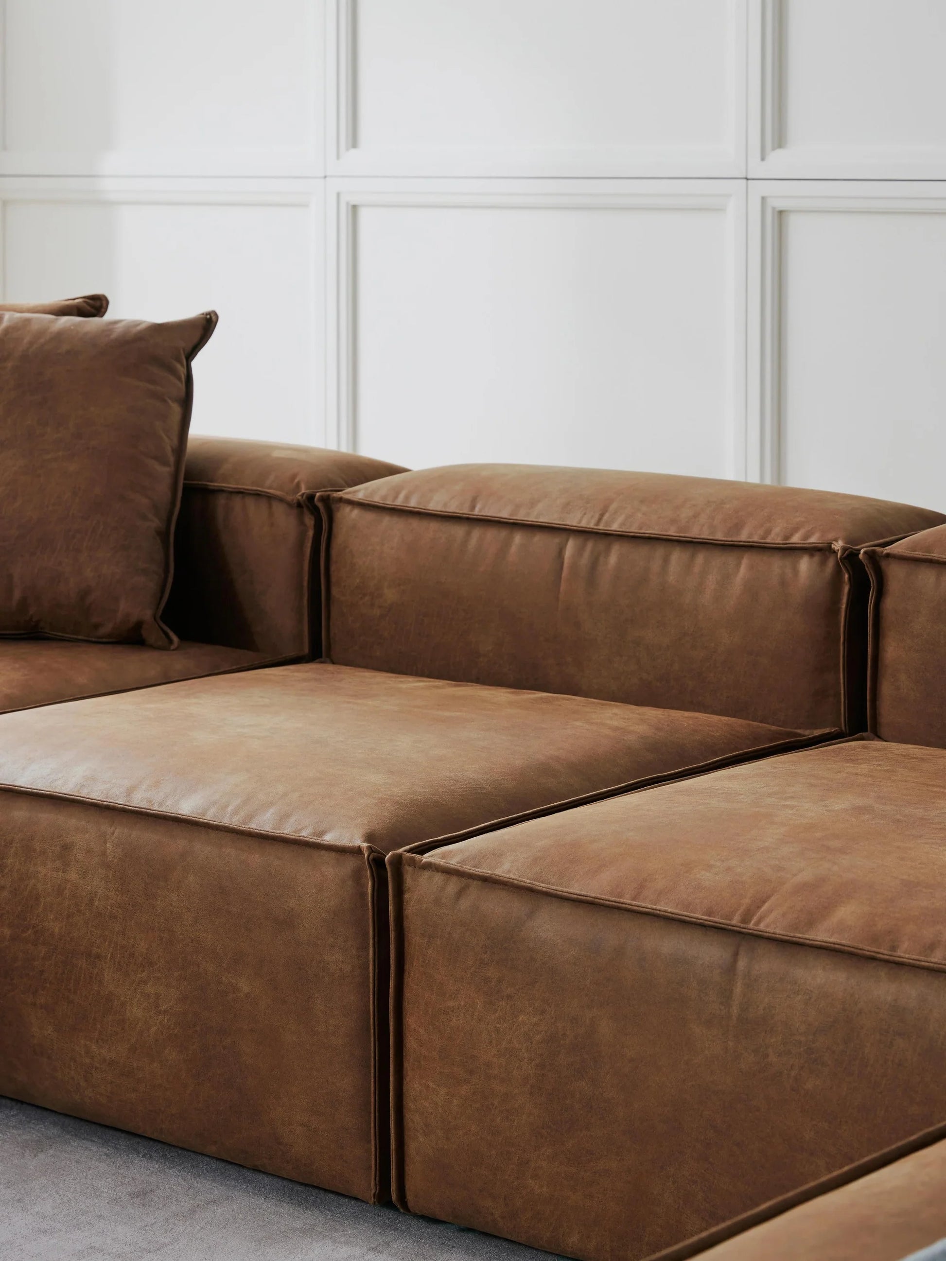 Kingston Contemporary 8-Seater U-Shaped Modular Sectional Couch